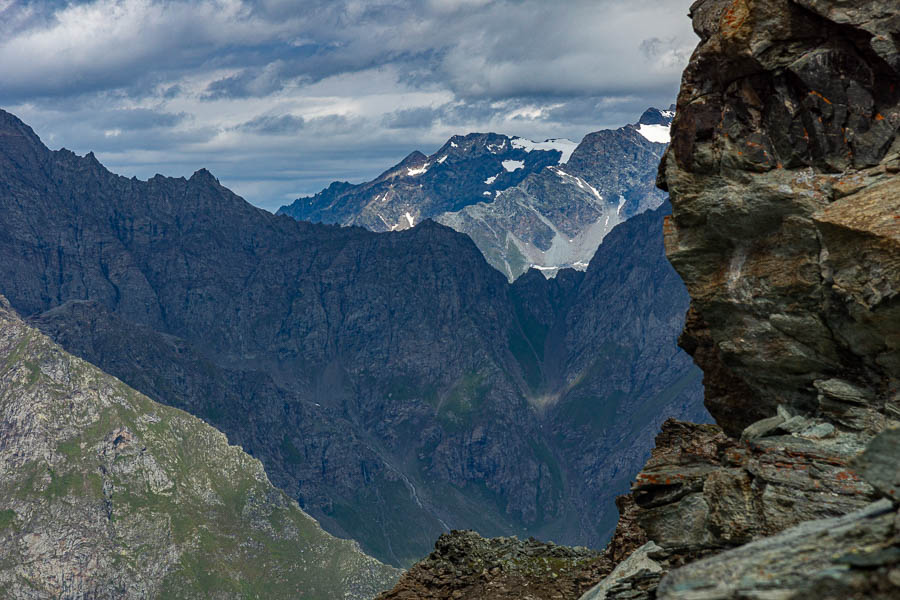 Col d'Entrelor, 3002 m : vue nord-ouest et col Fenêtre