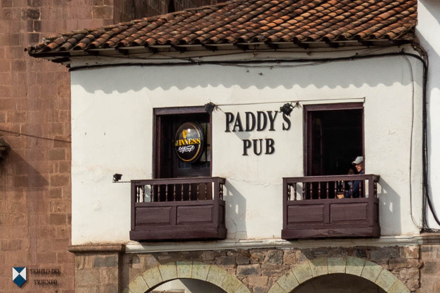 Plaza de Armas : Paddy's pub