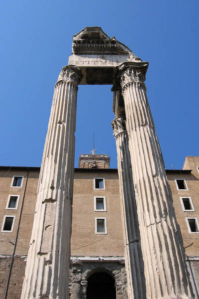 Forum, temple de Vespasien