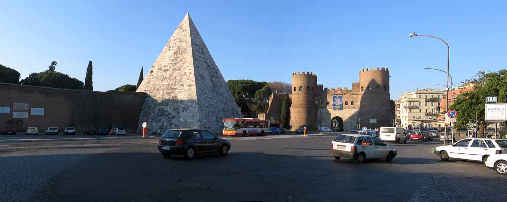 porte San Paolo et pyramide de Caïus Cestius