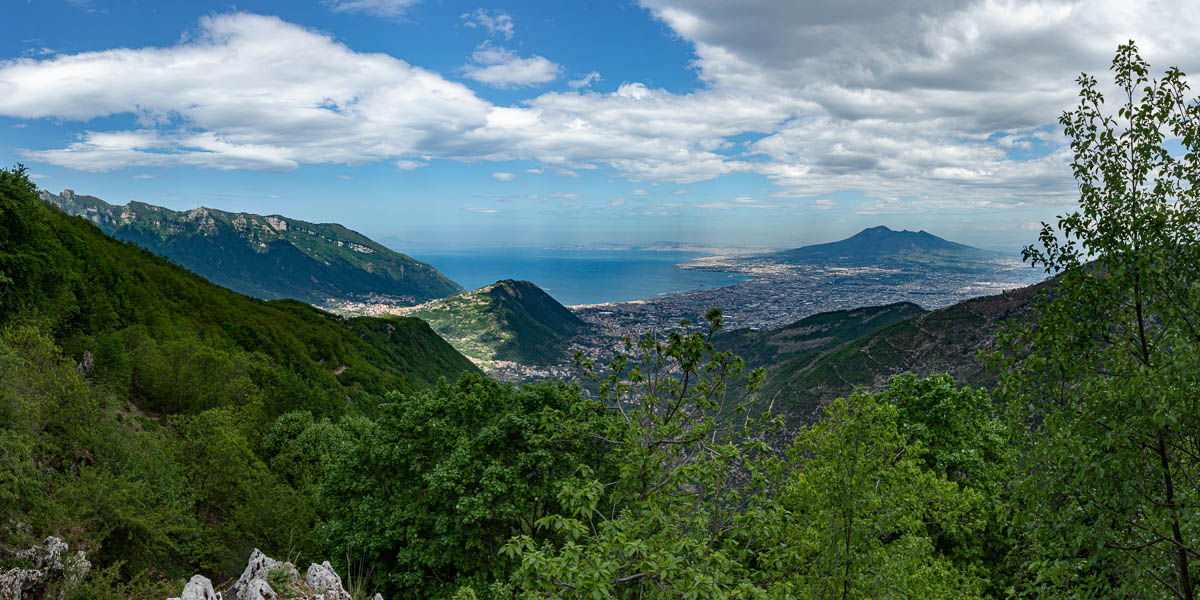 Monts Lattari, vue vers le Vésuve et la baie de Naples