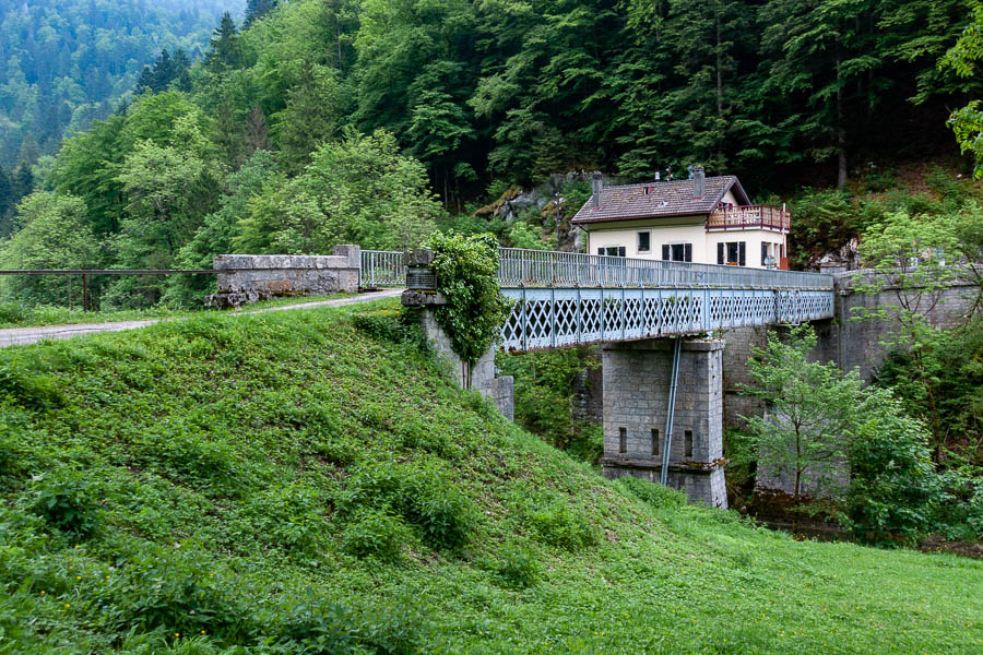 Pont de La Rasse vers la Suisse