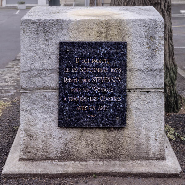 Le Monastier-sur-Gazeille : plaque commémorative du départ de Stevenson