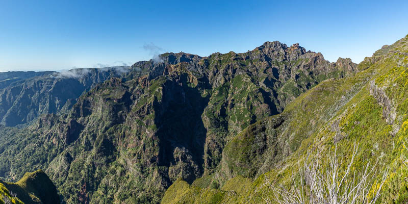 Pico do Arieiro, 1818 m, et pico das Torres, 1851 m