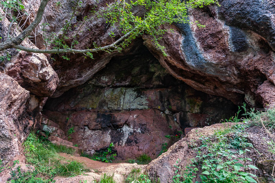 Grotte du Saint-qui-Sue (Harpeko Saindua)
