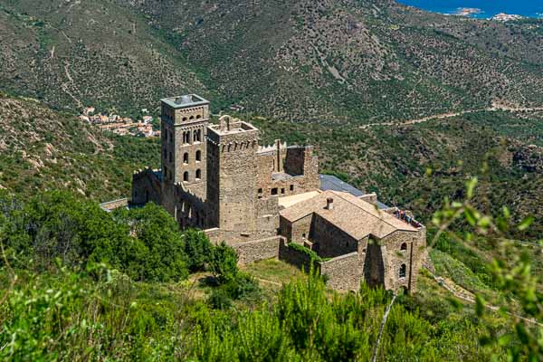 Cap de Creus, castell de Sant Salvador : vue vers Sant Pere de Rodes