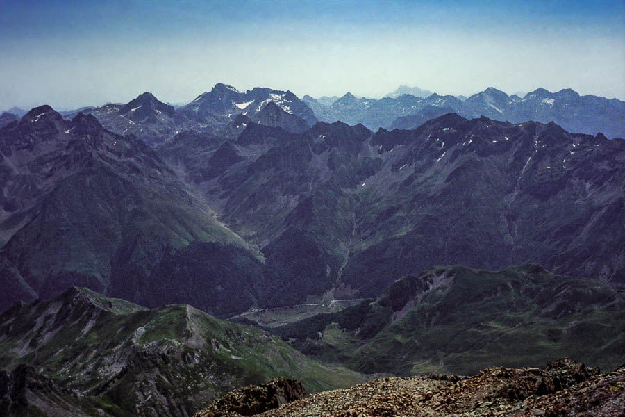 Pic du Midi d'Ossau, 2884 m, vue est : Balaïtous
