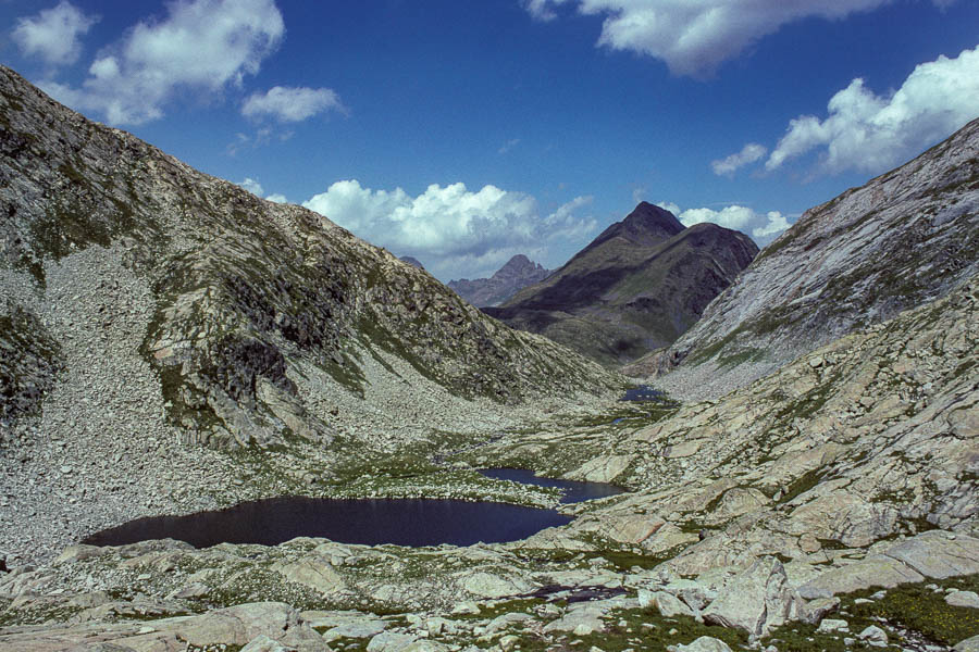 Lacs en montant de la Renclusa au pic de Molières