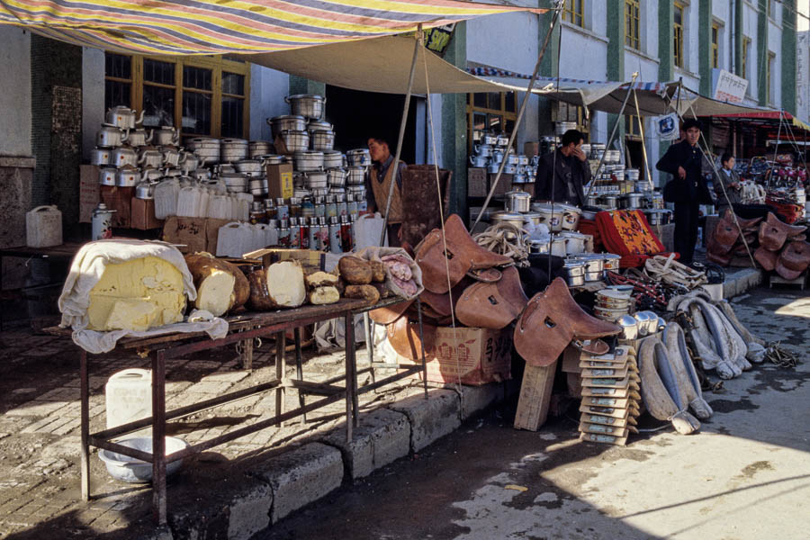 Shigatse : marché, beurre de yak
