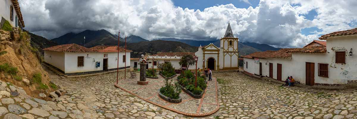 Village de Los Nevados : place Bolívar