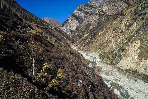 Vallée entre Pungmo et le Kagmara La