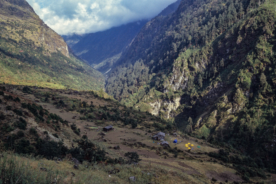 Camp de Gyabla vu du village