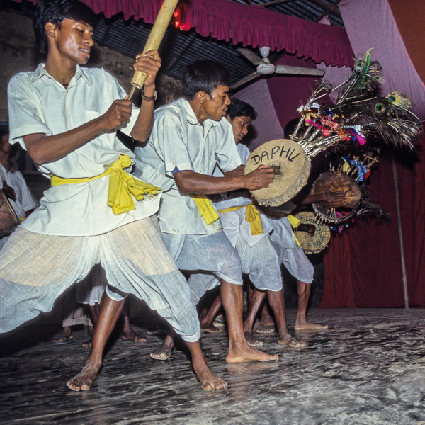 Spectacle culturel tharu : danse