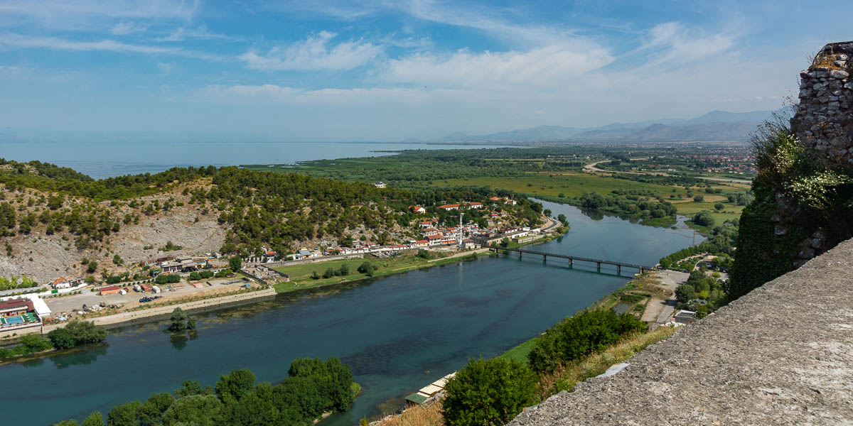 Shkodra, citadelle de Rozafa : vue vers le lac