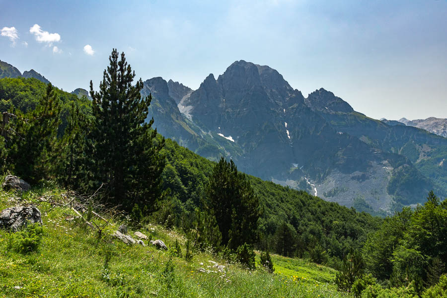 Maja e Boshit, 2414 m