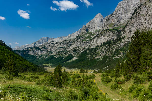 Vallée vers Theth
