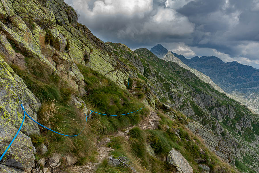 Sentier escarpé