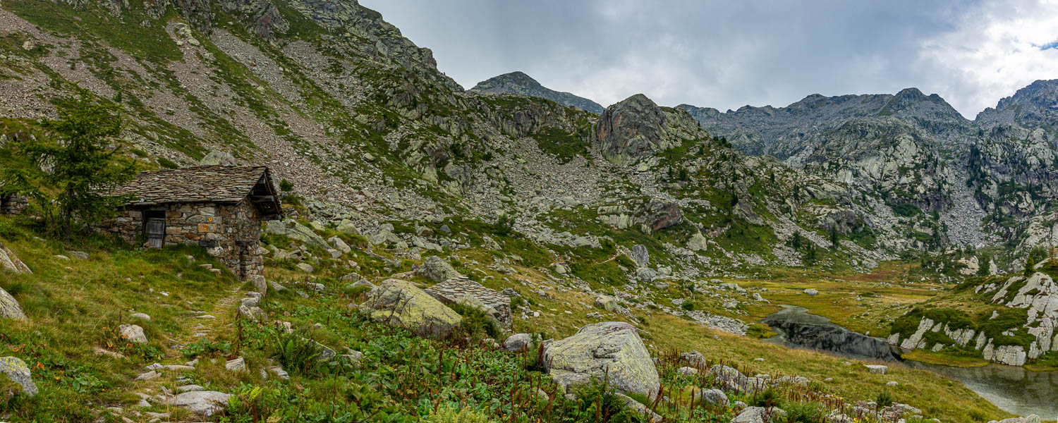 Sentier et chalet vers le refuge Barma