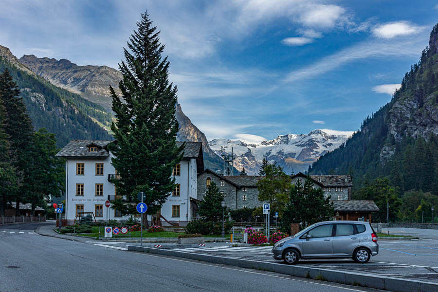 Gressoney-Saint-Jean : école et massif du mont Rose