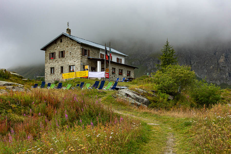 Refuge Barmasse, 2157 m