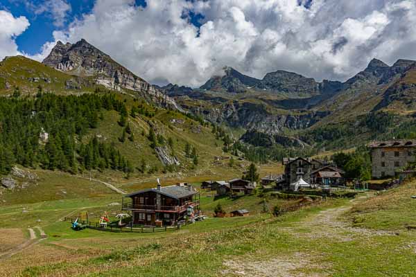 Cheneil, 2105 m