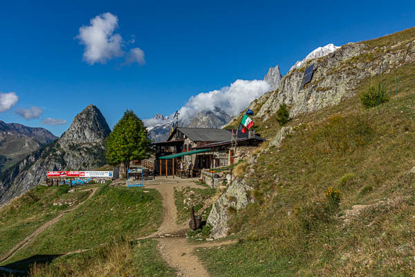 Refuge Bertone, 1989 m