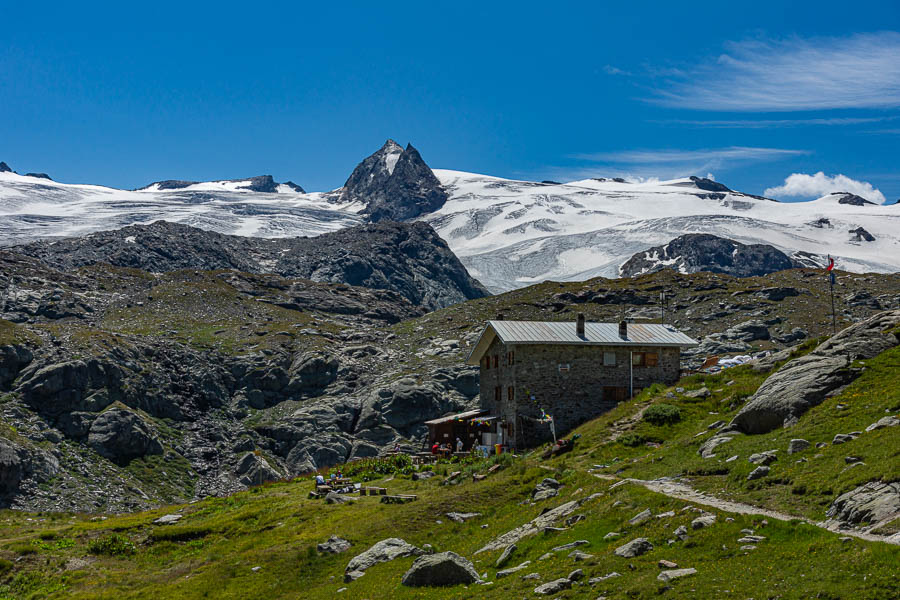 Refuge Alberto Deffeyes, 2500 m