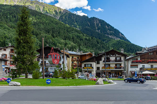 Rond-point de Courmayeur, 1210 m