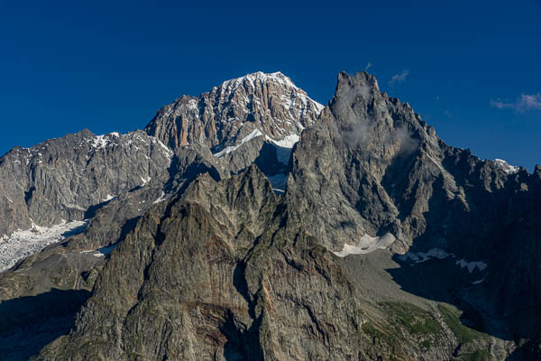 Aiguille Noire de Peuterey et mont Blanc