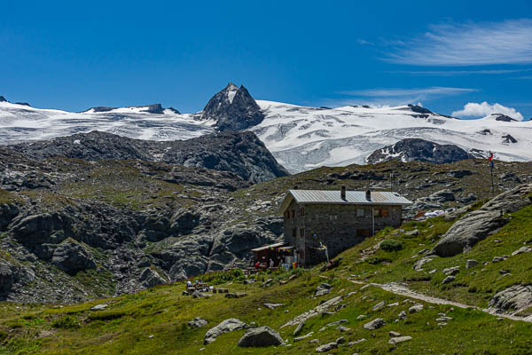 Refuge Alberto Deffeyes, 2500 m
