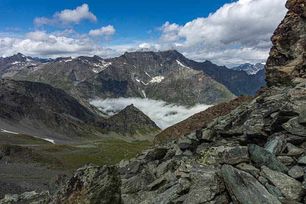 Col d'Entrelor, 3002 m : vue nord-ouest et col Fenêtre