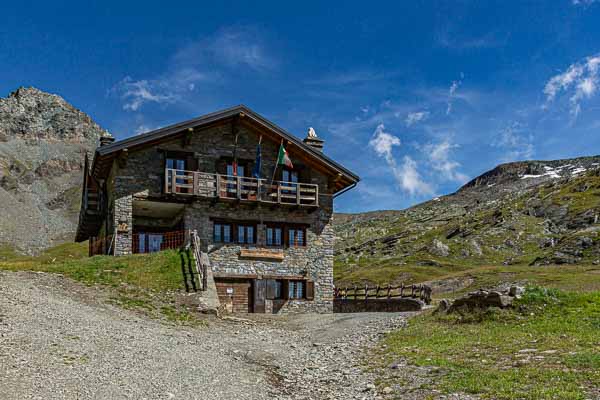 Refuge Sogno de Berdzé, 2530 m