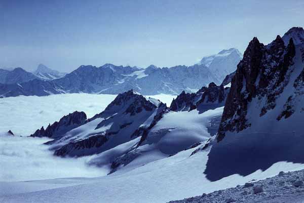 Col du Chardonnet versant suisse : le Grand Combin au loin