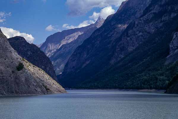 Lac du Chambon et la Meije