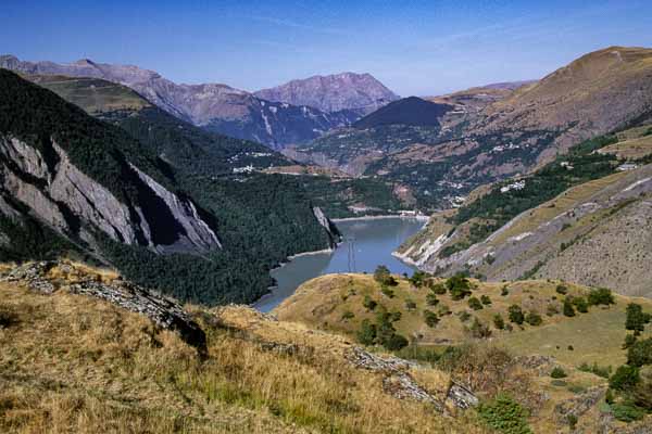 Lac du Chambon, barrage et Taillefer