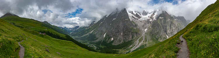 Près du refuge Bonatti