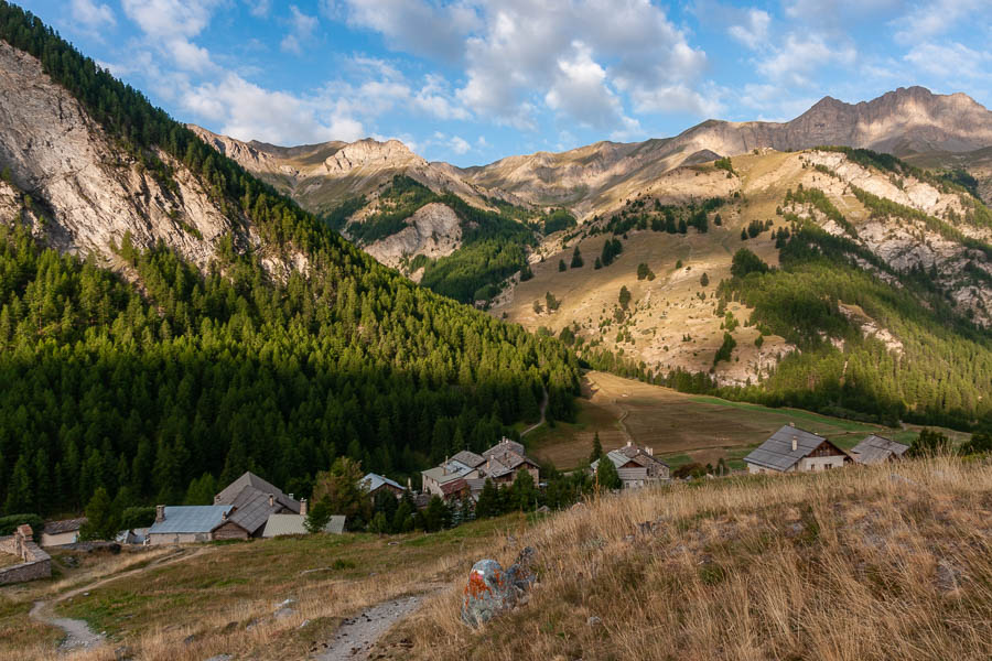 Saint-Véran, le Raux, vers le col des Estronques