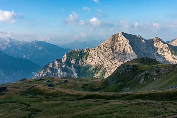 Col de Furfande, 2500 m : vue sud, le Pic, 2489 m