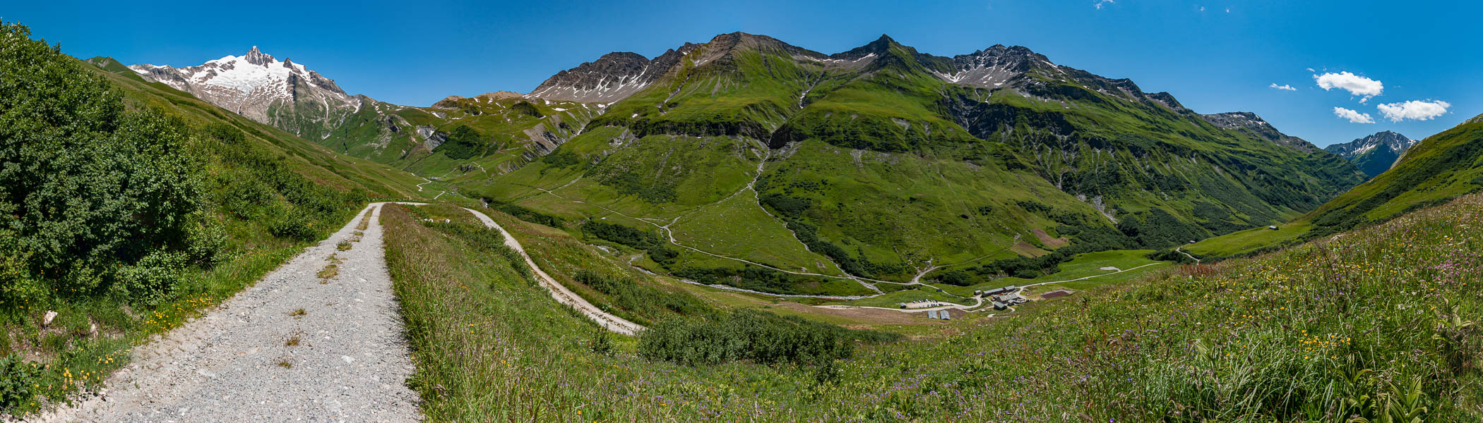 Descente vers Ville-des-Glaciers