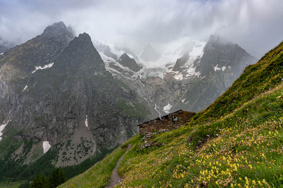 Glacier de Frébouze et chalet d'alpage