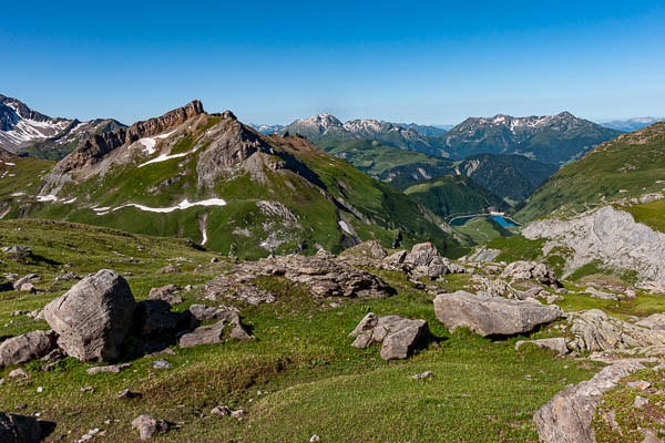 Le Beaufortain et le lac de la Gittaz, 1562 m