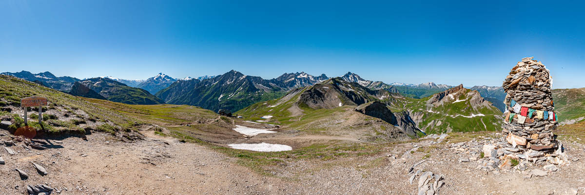 Panorama du col de la Croix-du-Bonhomme, 2443 m