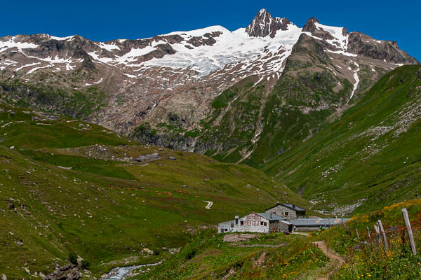 Aiguille des Glaciers et refuge des Mottets, 1870 m