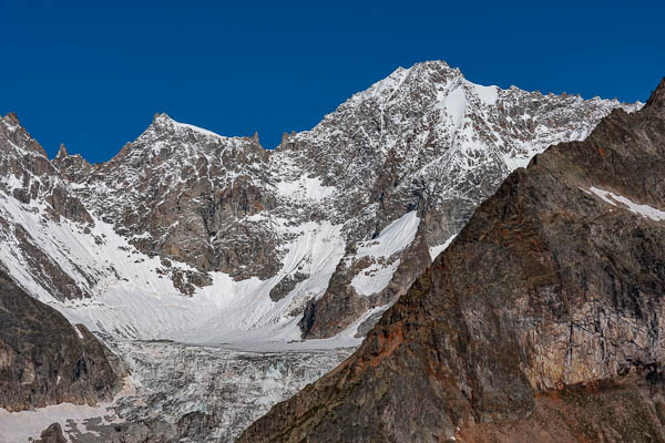 Aiguille de l'Éboulement, 3599 m, et aiguille de Talèfre, 3730 m