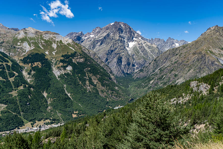 Station de Pelvoux-Vallouise, vallée d'Ailefroide, mont Pelvoux
