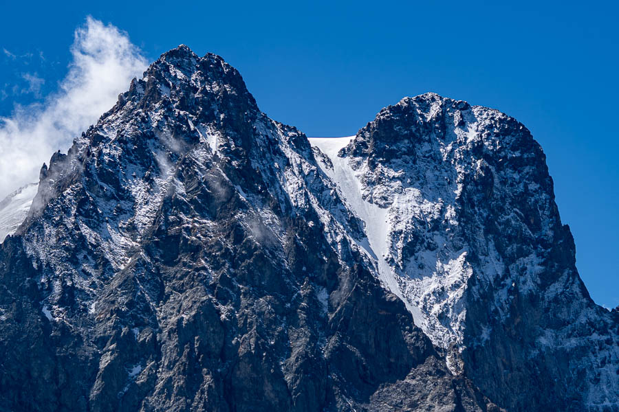 Mont Pelvoux : pointe  Durand, 3932 m, et pointe Puiseux, 3943 m