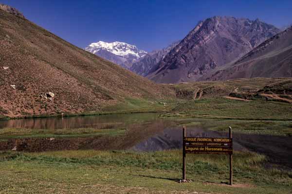 Lac de Horcones et Aconcagua