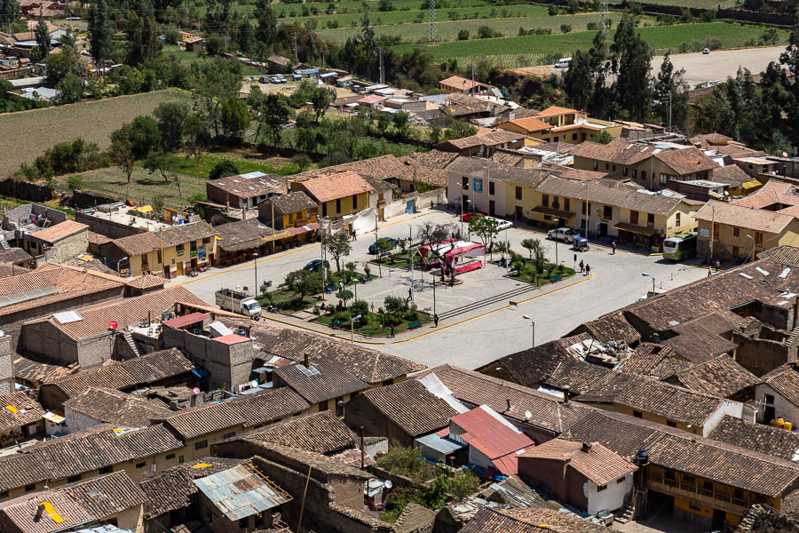 Ollantaytambo depuis un grenier : place principale