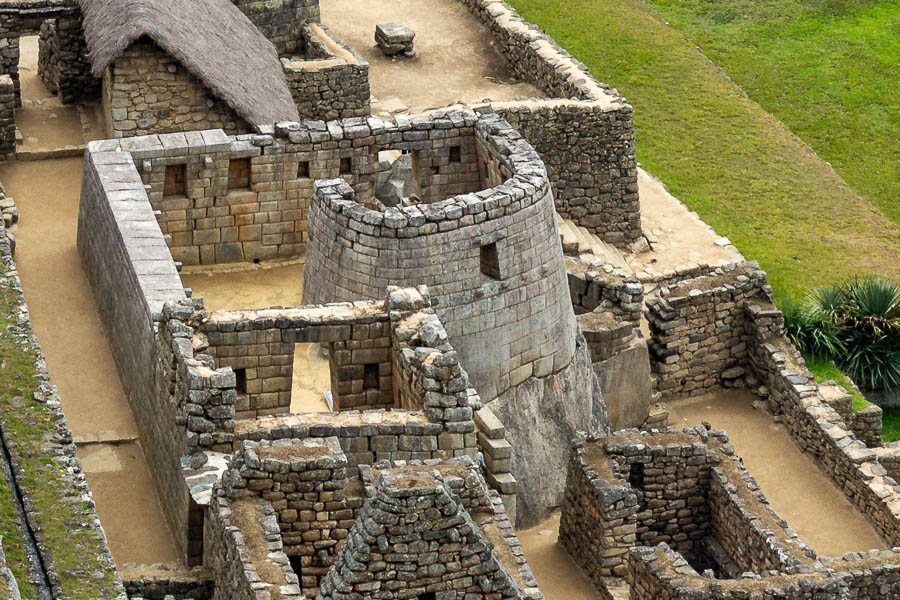 Machu Picchu : temple du soleil