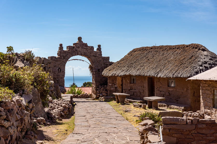 Taquile : porte